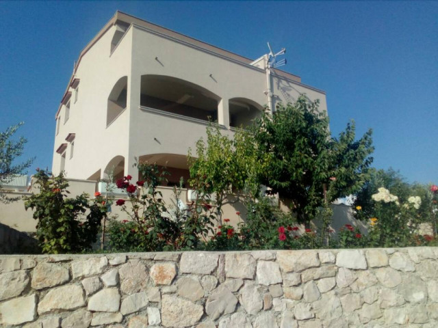 Urlaub in Kroatien - Mehrfamilienhaus mit tollem Meerblick, Dalmatien - Zadar - Urlaub Reise - Rtina Miocici