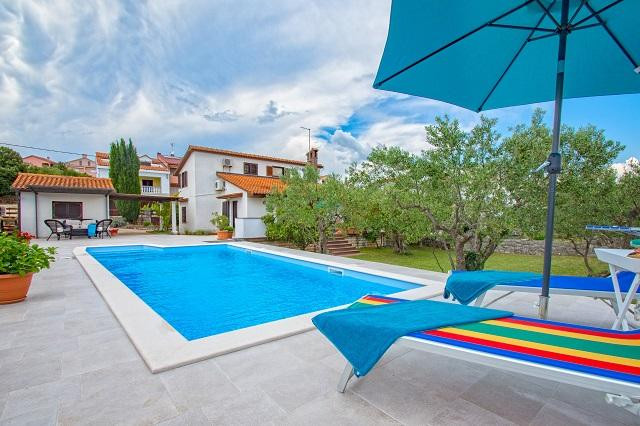 Ferienhaus zur Alleinnutzung auf der Insel Krk mit Pool 6 Personen - Urlaub Reise - Insel Krk 