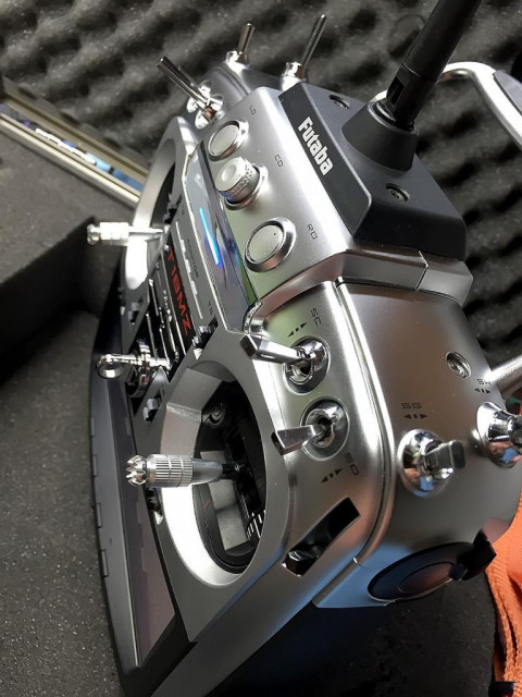 Sender Futaba T18MZ Mode 2 Top Gepflegt - Modellbau - Hessen