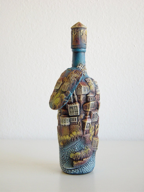 Dekorative Weinflasche mit Relief  Old Tbilisi  - Sammlungen - Budenheim