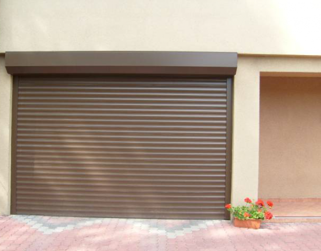 Aluminium Garagentor 290x230 nach Mass PA52mm mit Elektroantrieb