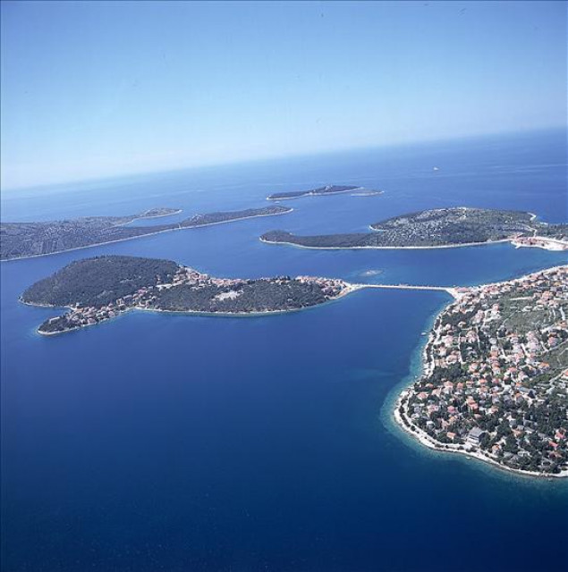 Kroatien neue ferienwohnung mit Pool - Urlaub Reise - Trogir Dalmatien