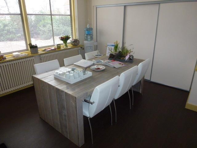 Bauholz Praxiseinrichtungen, https:/ / www.exklusivdutchdesign.de/ ladeneinricht - Buero Geschaeft - Haaksbergen