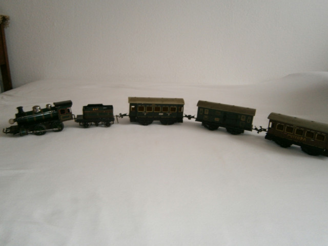 Sehr alte, gut erhaltene K B - (Uhrwerk)Blecheisenbahn... - Hobby Spiele - Berlin