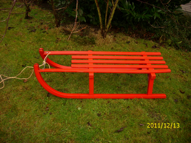 Holzschlitten, leuchtend rot, Qualität ! !   - Sport - Werne