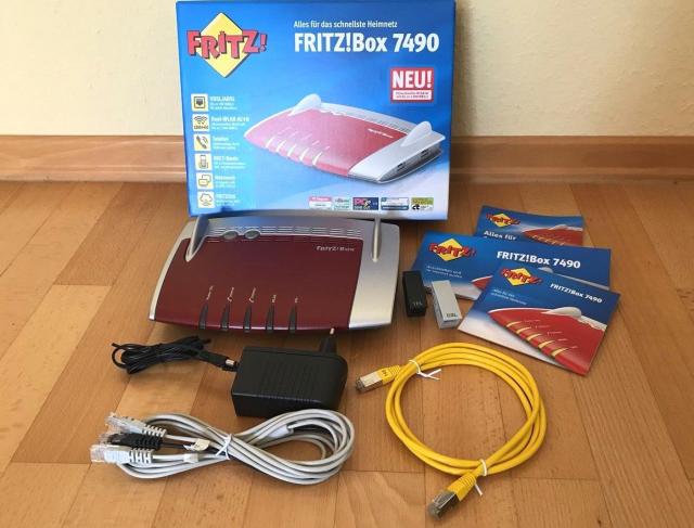 NEU - AVM FRITZ!Box 7490 Router - Kostenlose Lieferung - Internet - Berlin