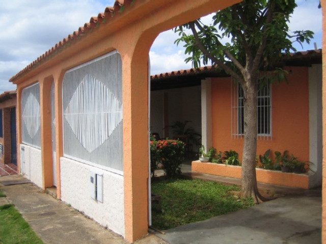 Venezuela, Puerto Ordaz, Reiheneinfamilienhaus - Immobilien - Zurich