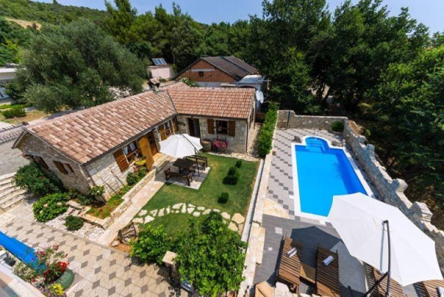 Ferienhaus zur Alleinnutzung mit Pool in Posedarje in Kroatien bei Zadar - Urlaub Reise - Posedarje