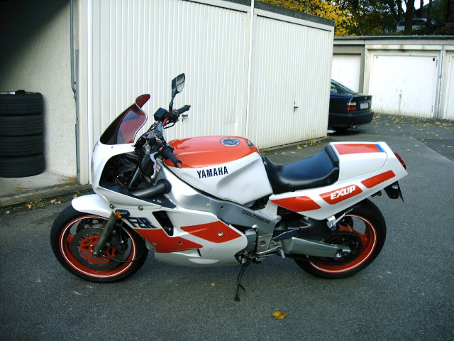 Yamaha Fzr 1000 mit superbikeumbau - Motorraeder und Teile nach Marken - Remscheid