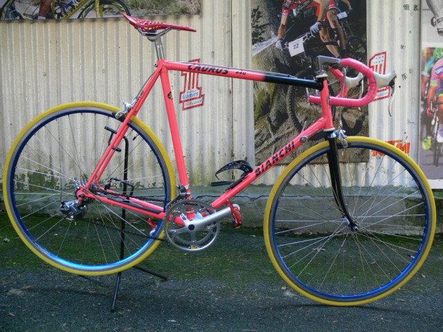 Straßenrennrad von BIANCHI , 18 Gang - Kette von SHIMANO - EXAGE - Fahrraeder - Braubach
