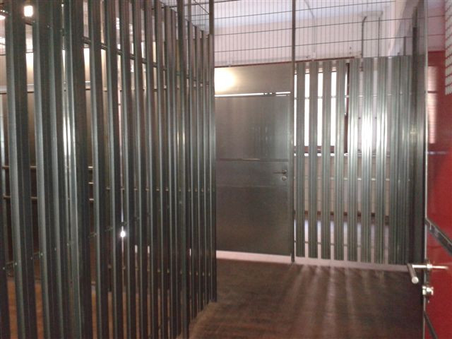 5 m² SELF-STORAGE LAGERBOXEN MIT RAMPENANDIENUNG VON 90 €/MONAT  - Immobilien - Bremenn
