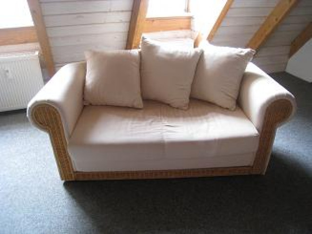 Ausziehbare Zweisitzercouch 70€ - Moebel Haushalt - Idstein