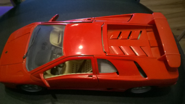 Lambo 1990 / bburago 1:18 - Sammlungen - feldkirch