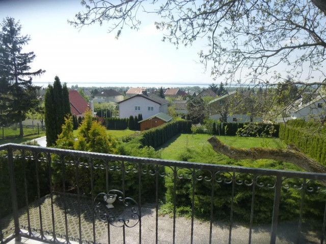 Einfamilienhaus mit Seepanorama in Vonyarcvashegy Nr. 746 - Immobilien - Gyenesdias