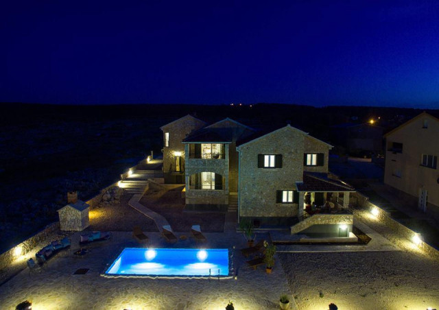 Ferienhaus mit Pool bis zu 10 Personen in Kroatien Dalmatien Razanac Zadar Urlau - Urlaub Reise - Razanac