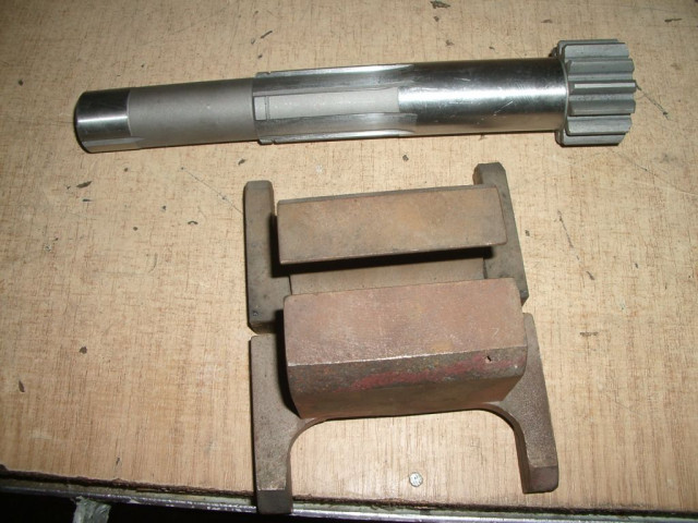Wellen, Kugelrollspindeln  ,Spindel mit Muttern   für Drehmaschinen  - Buero Geschaeft - Bralin 