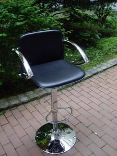 2 schöne Barhocker - absolut NEU und OVP - Moebel Haushalt - Berlin